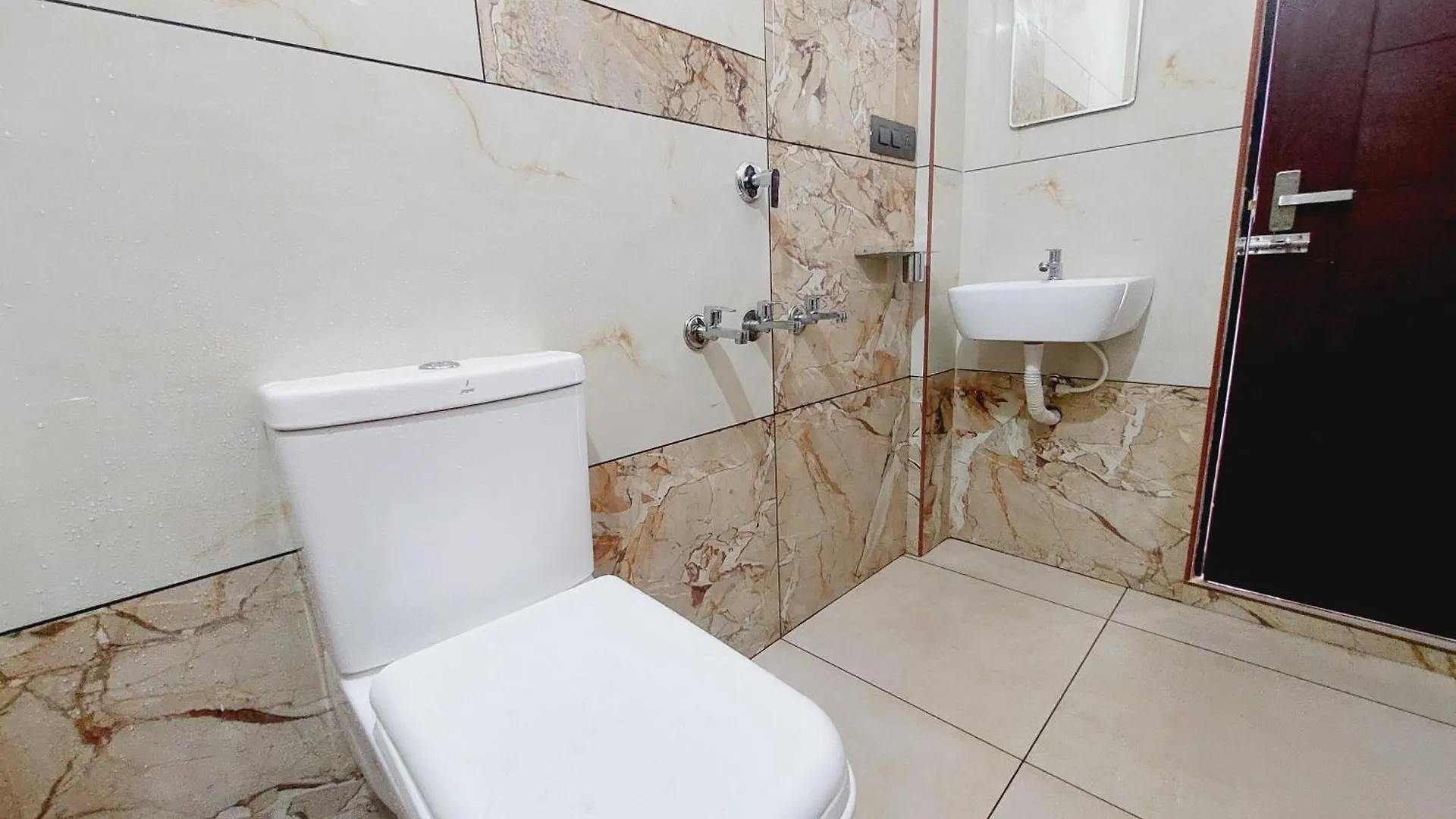 Ishaz Homes Kochi Apartment